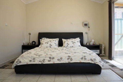 Susan Yong's Studio - Accommodation 4U 5