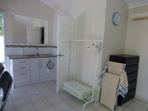 Susan Yong's Studio - Accommodation 4U 13