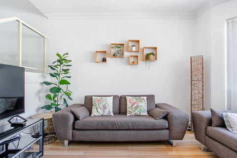 Jane Residence - Accommodation 4U 4