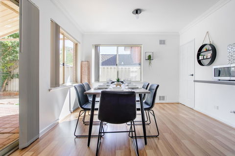 Jane Residence - Accommodation 4U 16