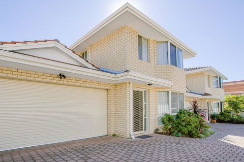 Jane Residence - Accommodation 4U 38