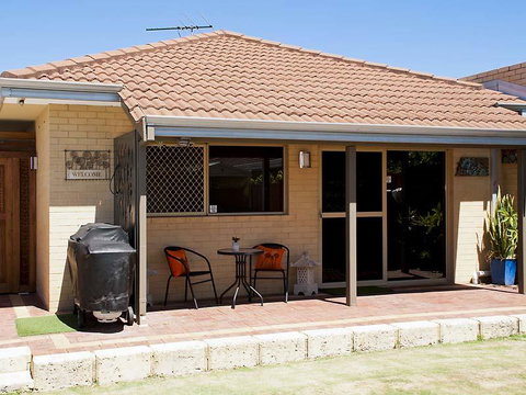 Garden Studio - Accommodation 4U 0