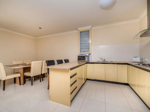 Seafront Unit 60 - Accommodation 4U 6