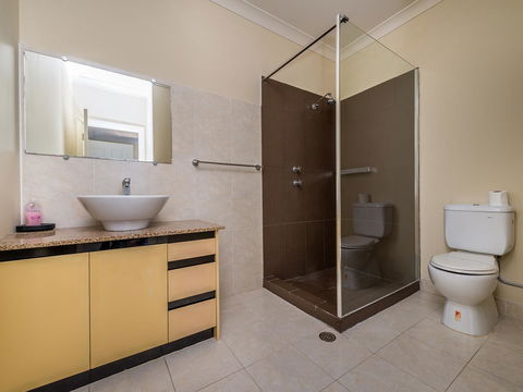 Seafront Unit 60 - Accommodation 4U 5