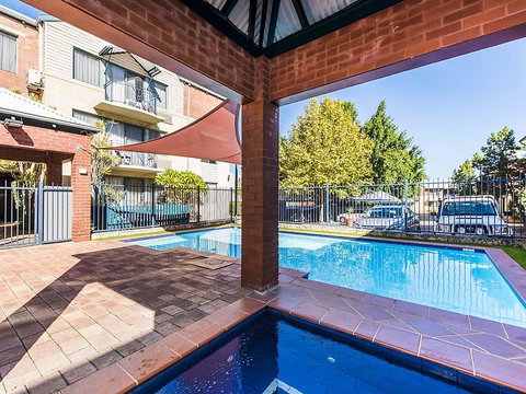 Subiaco Village 28 - Accommodation 4U 18