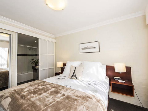 Subiaco Village 28 - Accommodation 4U 10