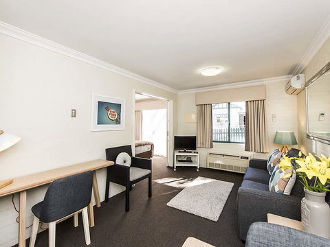 Subiaco Village 28 - Accommodation 4U 6