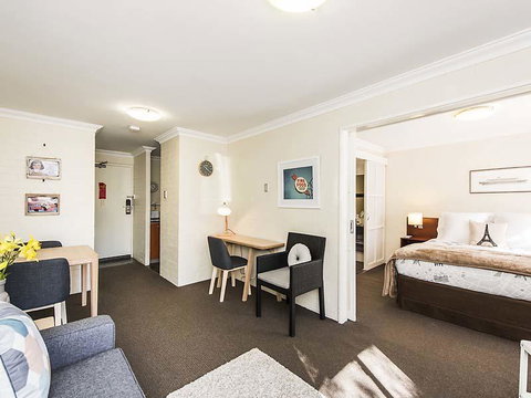 Subiaco Village 28 - Accommodation 4U 4