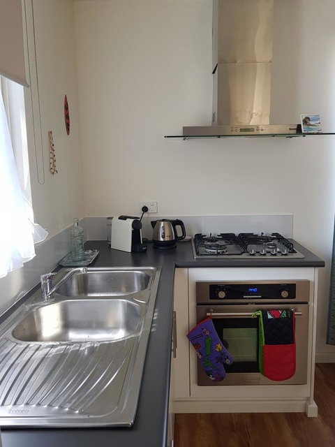 While Away Holiday Accommodation - Accommodation 4U 6