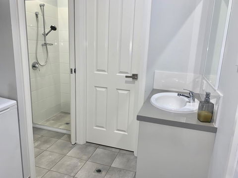 17 By The Sea - Accommodation 4U 6