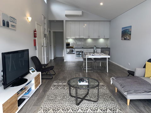17 By The Sea - Accommodation 4U 11