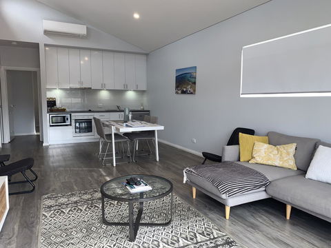 17 By The Sea - Accommodation 4U 5
