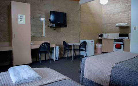 Hopetoun Motel & Chalet Village - Accommodation 4U 35