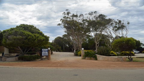 Hopetoun Motel & Chalet Village - Accommodation 4U 12