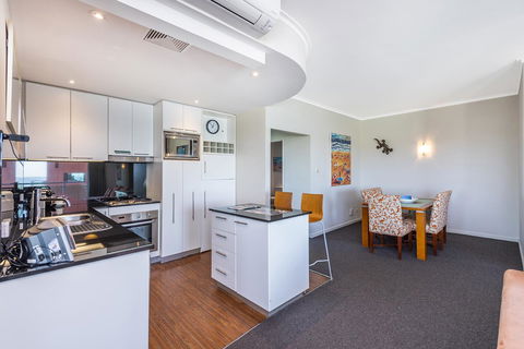 A 406 FANTASTIC OCEAN BEACH And MARINA VIEW APT - MANDURAH - Accommodation 4U 21
