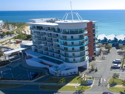 A 406 FANTASTIC OCEAN BEACH And MARINA VIEW APT - MANDURAH - Accommodation 4U 24