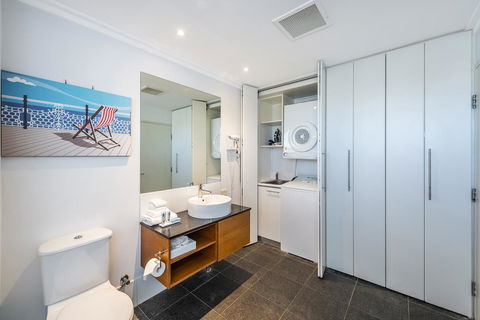 A 406 FANTASTIC OCEAN BEACH And MARINA VIEW APT - MANDURAH - Accommodation 4U 15