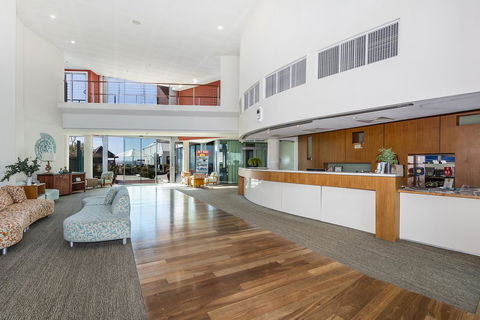 A 406 FANTASTIC OCEAN BEACH And MARINA VIEW APT - MANDURAH - Accommodation 4U 6