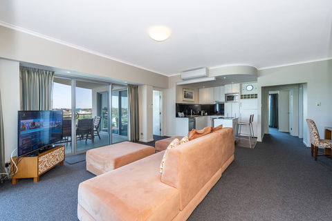 A 406 FANTASTIC OCEAN BEACH And MARINA VIEW APT - MANDURAH - Accommodation 4U 22