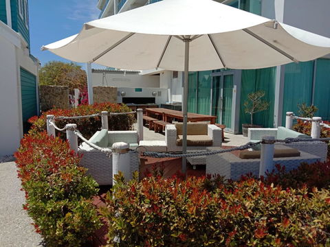 A 406 FANTASTIC OCEAN BEACH And MARINA VIEW APT - MANDURAH - Accommodation 4U 8