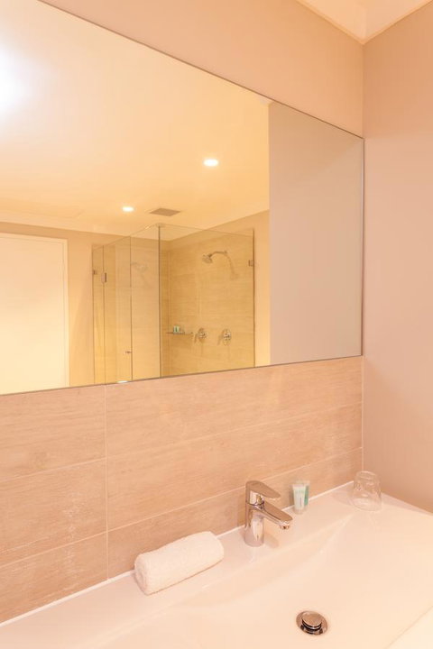 The Marina Hotel - Mindarie - Accommodation 4U 13