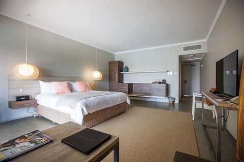 The Marina Hotel - Mindarie - Accommodation 4U 4
