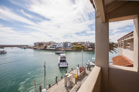 The Marina Hotel - Mindarie - Accommodation 4U 2
