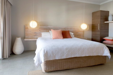 The Marina Hotel - Mindarie - Accommodation 4U 20