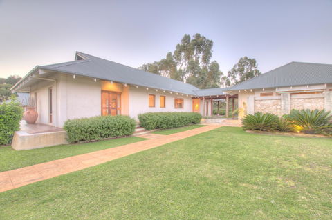 Moana Spa Villas - Prime Yallingup Location - Accommodation 4U 1