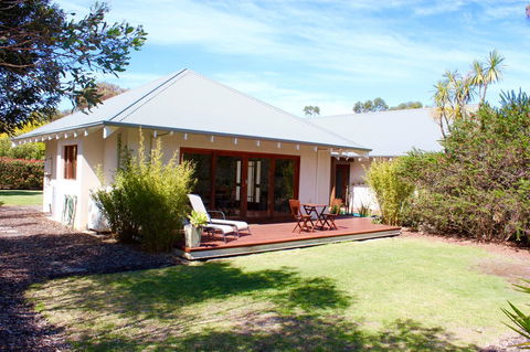 Moana Spa Villas - Prime Yallingup Location - Accommodation 4U 0