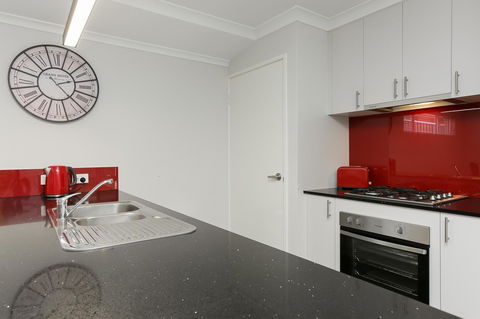 Perth Comfy Stays - Accommodation 4U 17