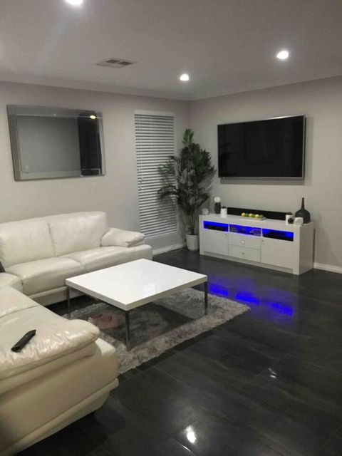 Perth Comfy Stays - Accommodation 4U 6