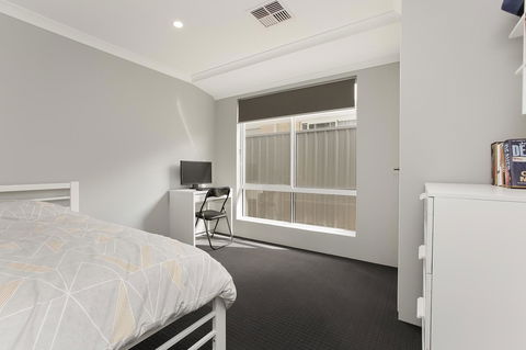 Perth Comfy Stays - Accommodation 4U 35