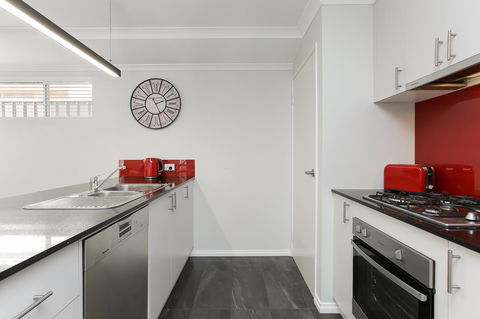 Perth Comfy Stays - Accommodation 4U 15