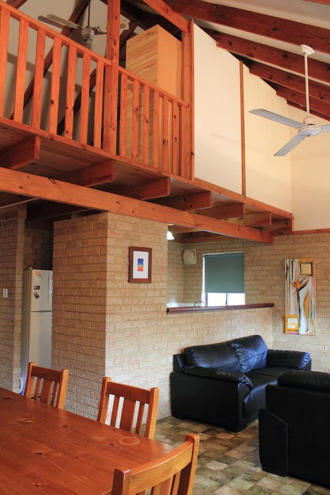 Kestrel Chalets - Accommodation 4U 16