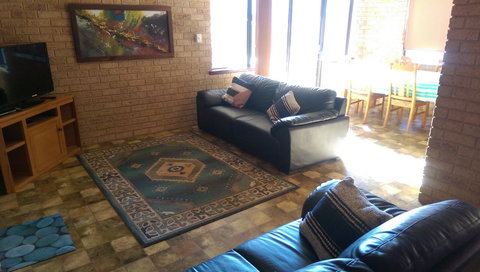 Kestrel Chalets - Accommodation 4U 6