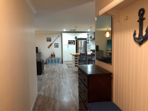 Halls Head Beach House - Accommodation 4U 2