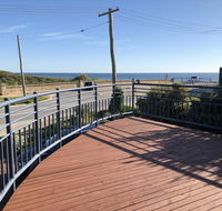 Halls Head Beach House - Accommodation 4U