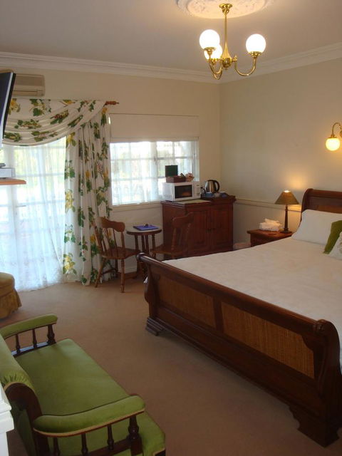 Lanterns Retreats - Accommodation 4U 17