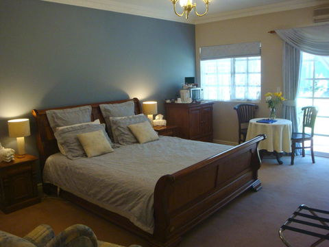 Lanterns Retreats - Accommodation 4U 13