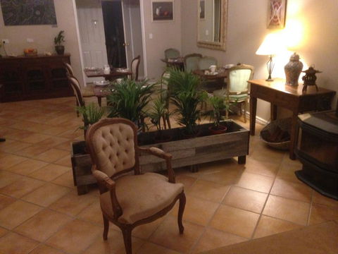 Lanterns Retreats - Accommodation 4U 11