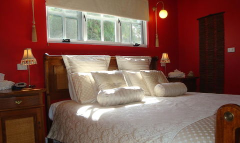 Lanterns Retreats - Accommodation 4U 0