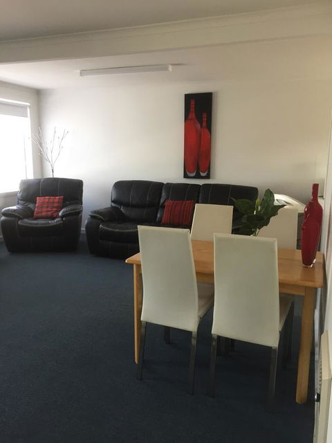 Old Pier Apartments - Accommodation 4U 11