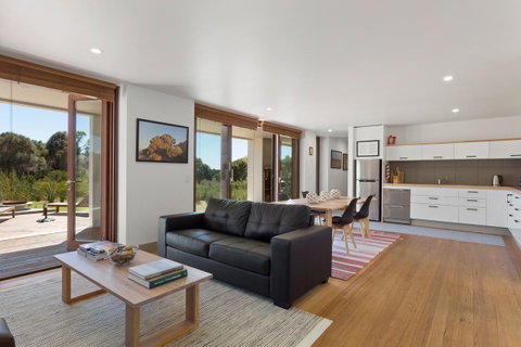 Tamar Solar Home - Accommodation 4U 7