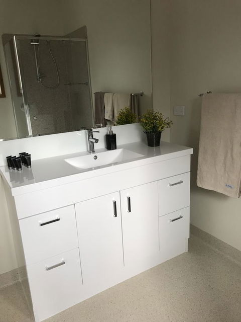 Loma Cottages - Accommodation 4U 11