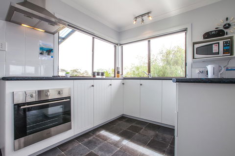 Bircoo Cottage Beach And Golf Getaway - Accommodation 4U 3