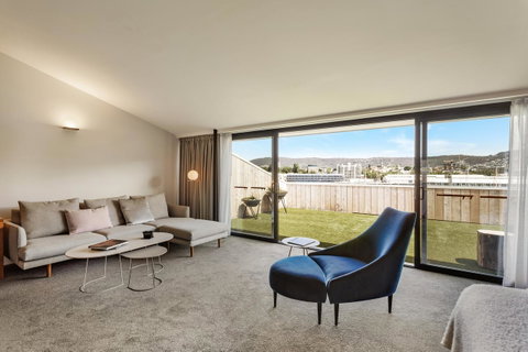 MACq 01 Hotel - Accommodation 4U 24