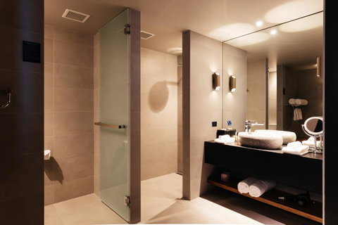 MACq 01 Hotel - Accommodation 4U 2