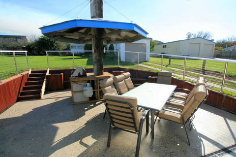 Bridport Holiday Rental - Accommodation 4U 6