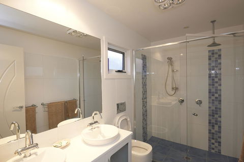 Bridport Holiday Rental - Accommodation 4U 4